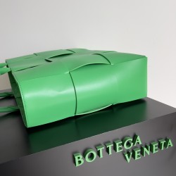 BottegaVeneta Large Arco Tote Bag