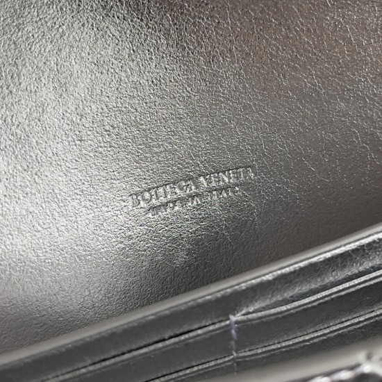 Bottega Veneta Andiamo Clutch