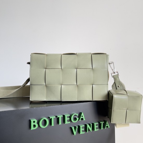 Bottega Veneta Cassette