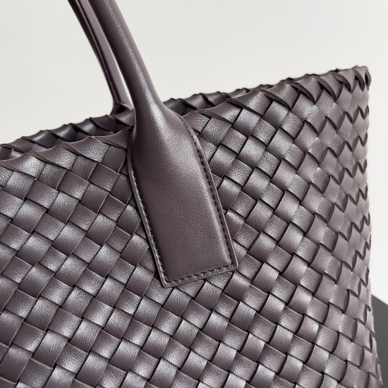 Bottega Veneta Medium Cabat