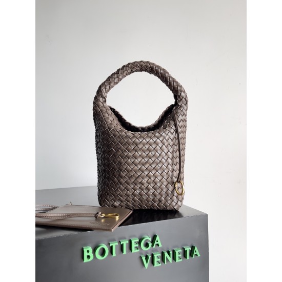 Bottega Veneta Cabat Bucket