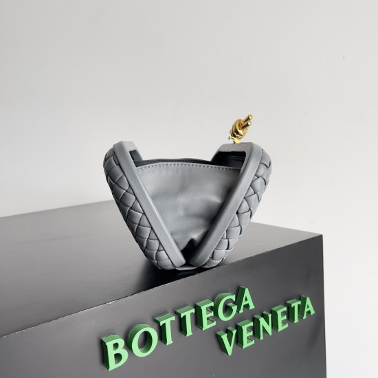 BottegaVeneta Knot Dinner bag