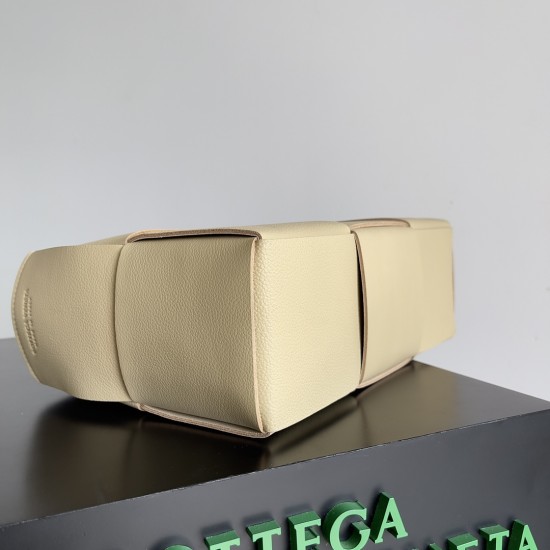 Bottega Veneta Arco Tote Size：30*20*11.5cm