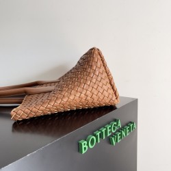 Bottega Veneta Medium Cabat