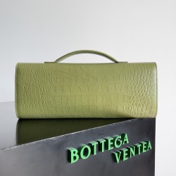 Bottega Veneta Andiamo Clutch Bottega Veneta Andiamo Clutch