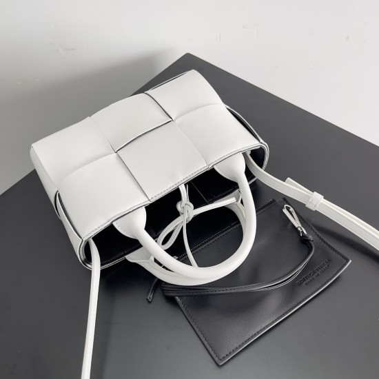 Bottega Veneta Mini Arco Tote
