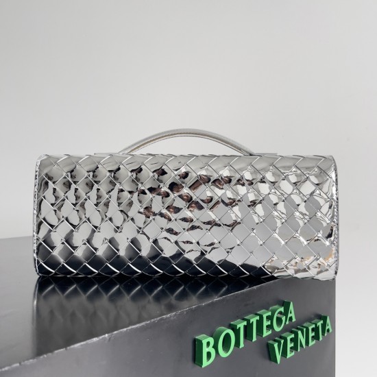 Bottega Veneta Andiamo Clutch