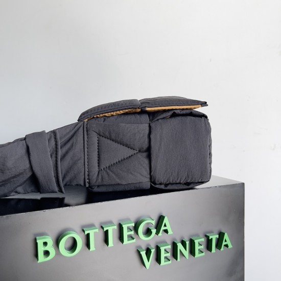Bottega Veneta Cassette