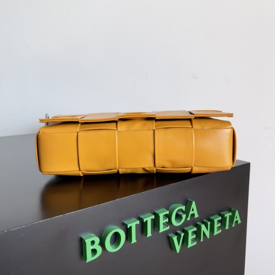 Bottega Veneta Cassette