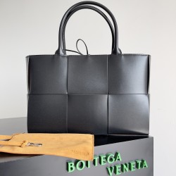 Bottega Veneta Arco Tote Bag