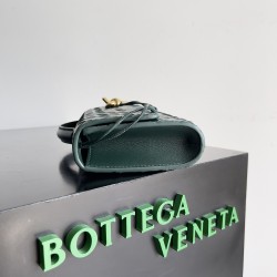 Bottega Veneta Andiamo Clutch Bottega Veneta Andiamo Clutch