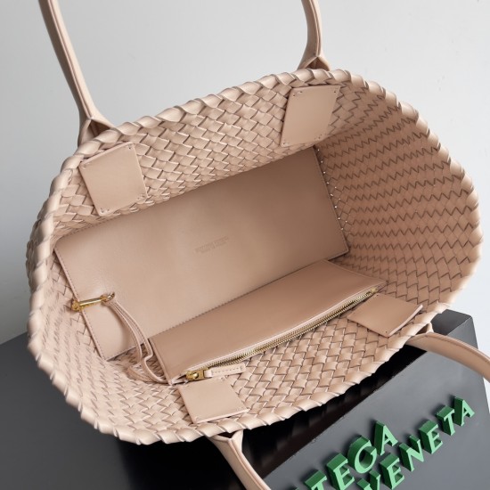 Bottega Veneta Medium Cabat