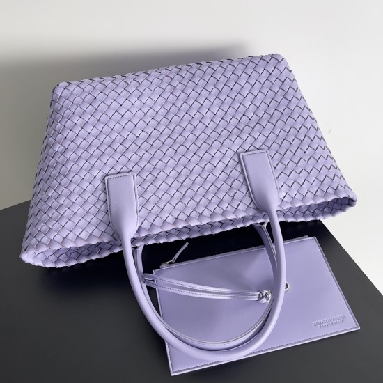 Bottega Veneta Medium Cabat
