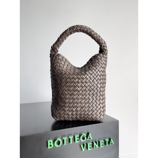 Bottega Veneta Cabat Bucket