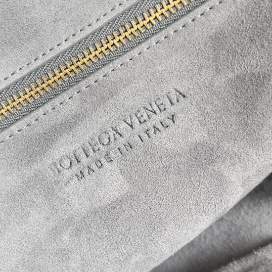 Bottega Veneta Classic Jodie