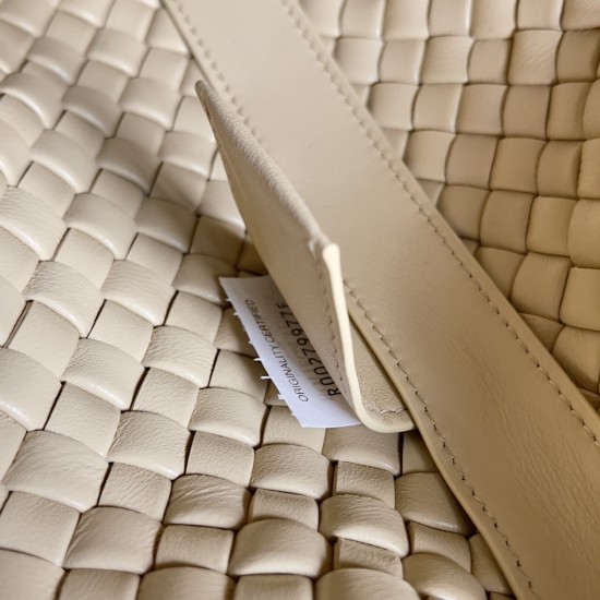 Bottega Veneta Clicker Bag 36*12*30CM