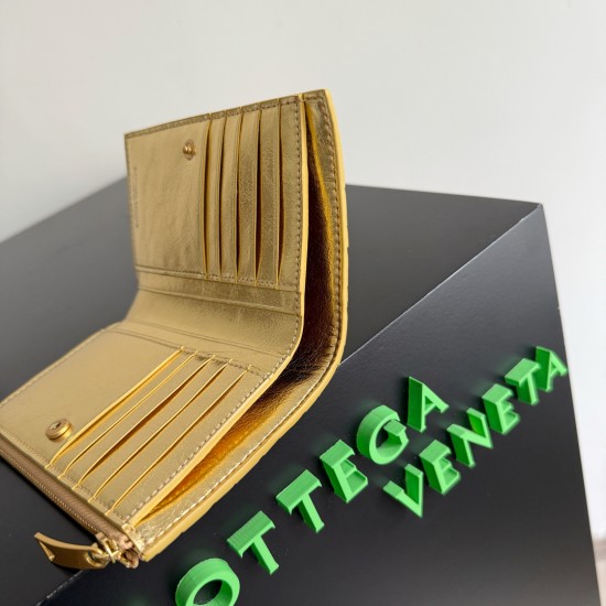 Bottega Veneta Intrecciato Medium Bi-Fold Wallet