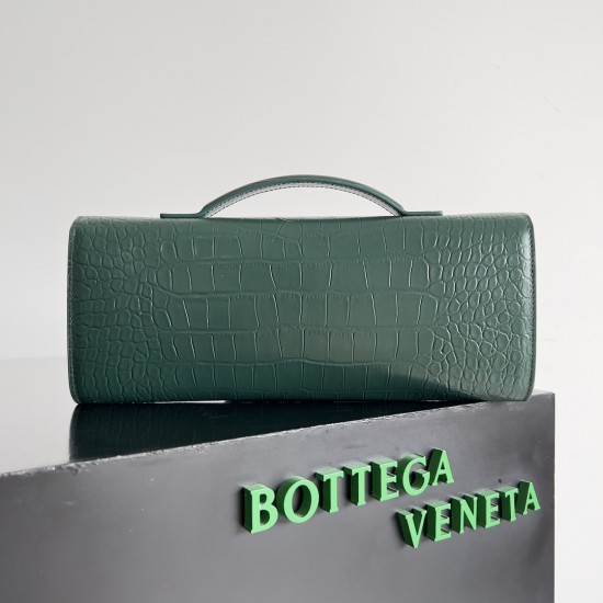 Bottega Veneta Andiamo Clutch