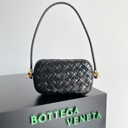 BottegaVeneta Knot On Strap Dinner Package Size: 20.5*6*12.5CM BottegaVeneta Knot On Strap Dinner Package Size: 20.5*6*12.5CM
