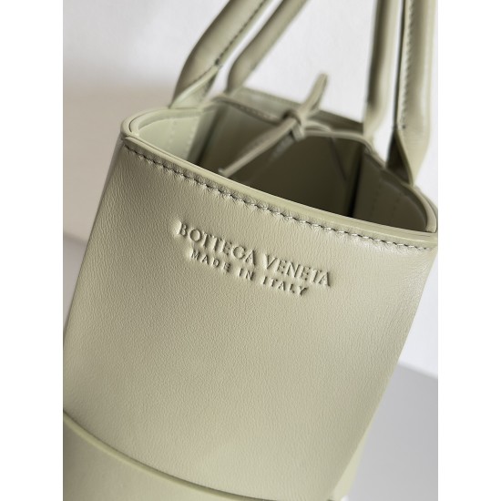 Bottega Veneta Arco Tote Size：30*20*11.5cm