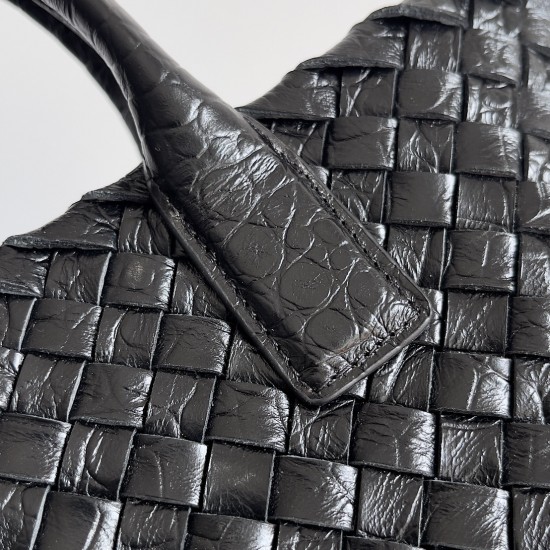 Bottega Veneta Mini Cabat