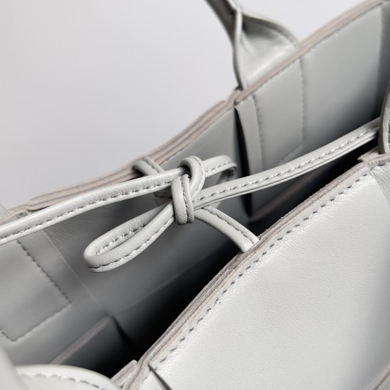 Bottega Veneta Arco Tote