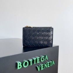Bottega Veneta Intrecciato Medium Bi-Fold Wallet