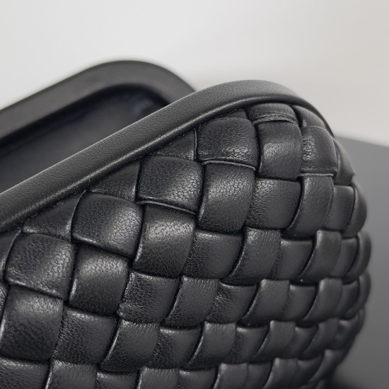 BottegaVeneta Knot Dinner bag