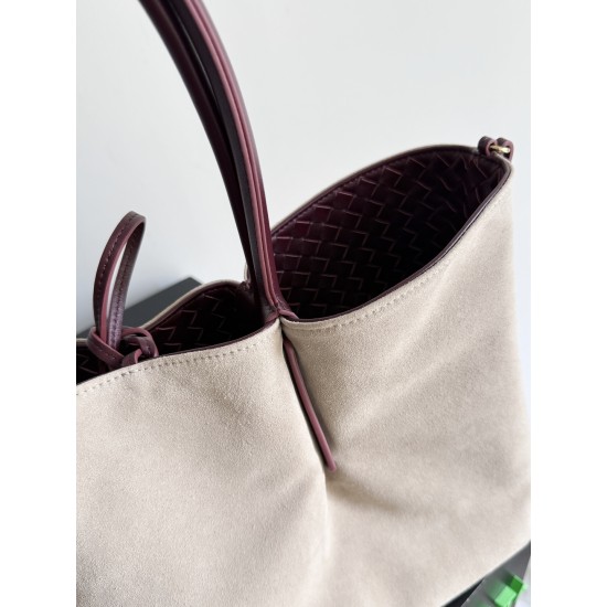 Bottega Veneta Pinacoteca