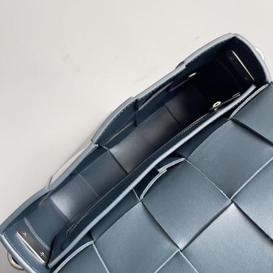 Bottega Veneta Cassette