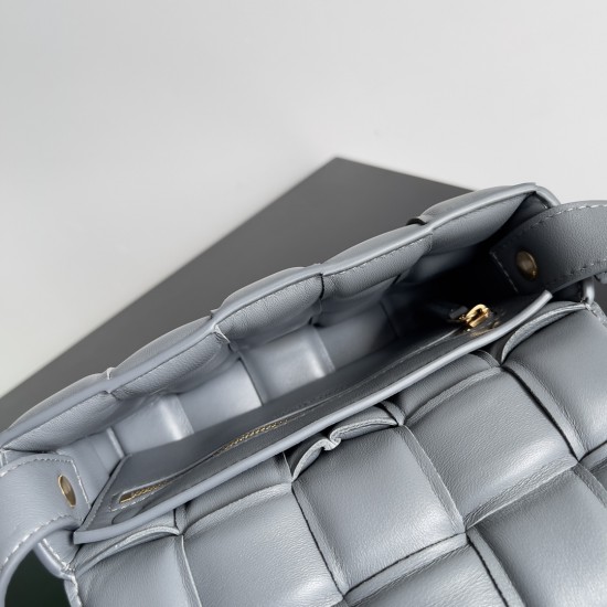 Bottega Veneta Cassette Bottega Veneta Cassette