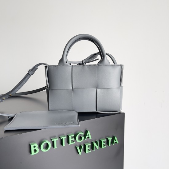 Bottega Veneta Mini Arco Tote