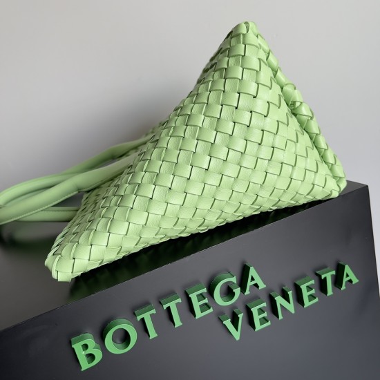Bottega Veneta Medium Cabat