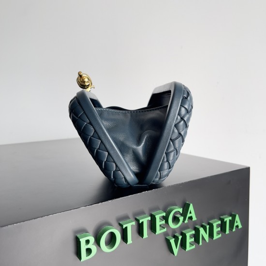 BottegaVeneta Knot Dinner bag