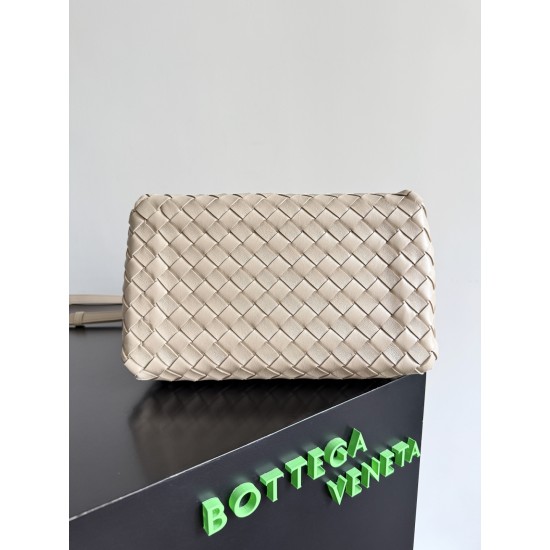 Bottega Veneta Medium Parachute