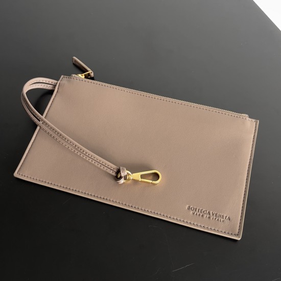Bottega Veneta Medium Cabat