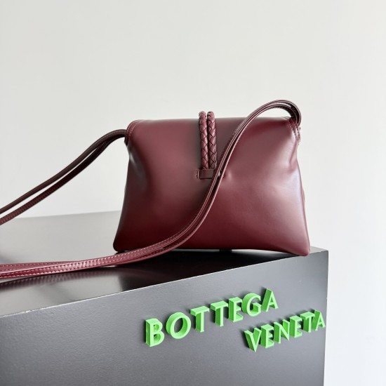 Bottega Veneta Baby Liberta
