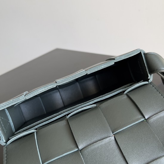 Bottega Veneta Cassette