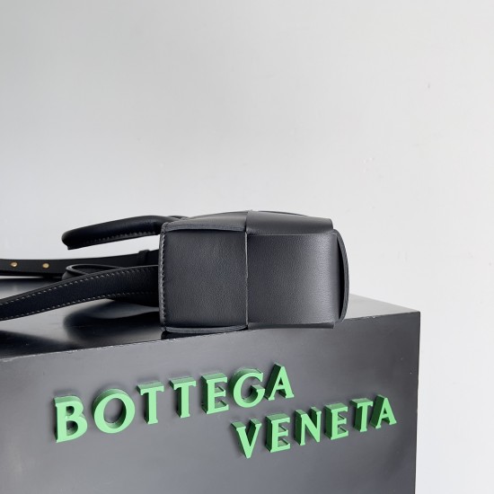 Bottega Veneta Arco Tote Bag