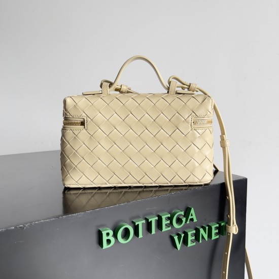 Bottega Veneta Bang Bang