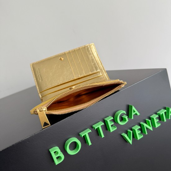 Bottega Veneta Intrecciato Medium Bi-Fold Wallet
