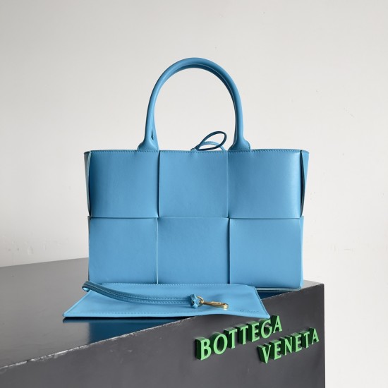 Bottega Veneta Arco Tote Size：30*20*11.5cm