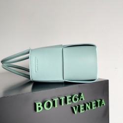 Bottega Veneta Arco Tote Size：30*20*11.5cm