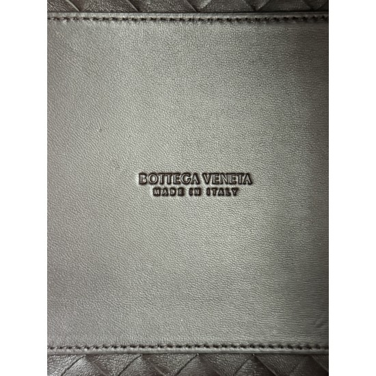 Bottega Veneta Medium Parachute
