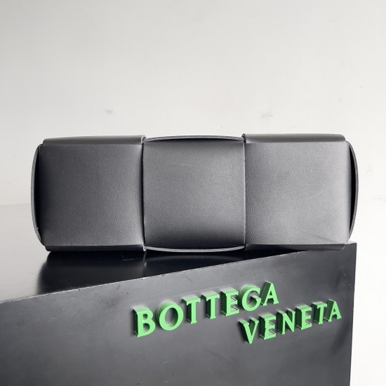 Bottega Veneta Arco Tote Size：30*20*11.5cm