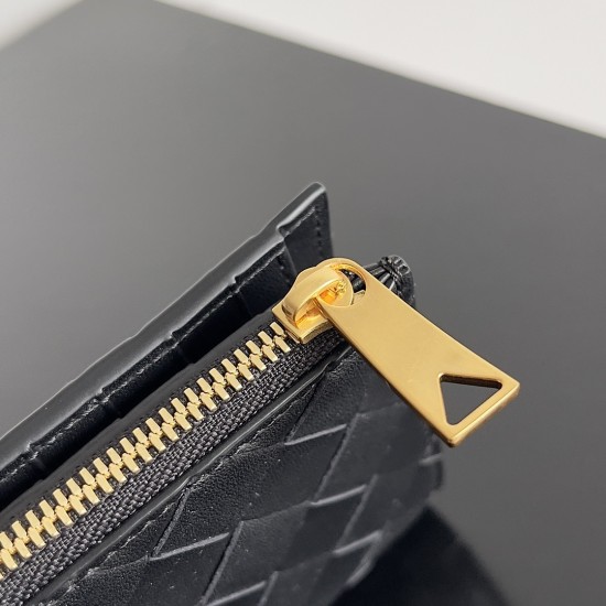 Bottega Veneta Intrecciato Medium Bi-Fold Wallet