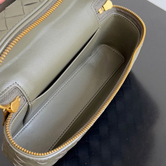 Bottega Veneta Bang Bang