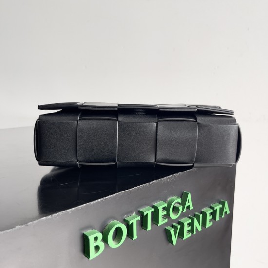 Bottega Veneta Cassette