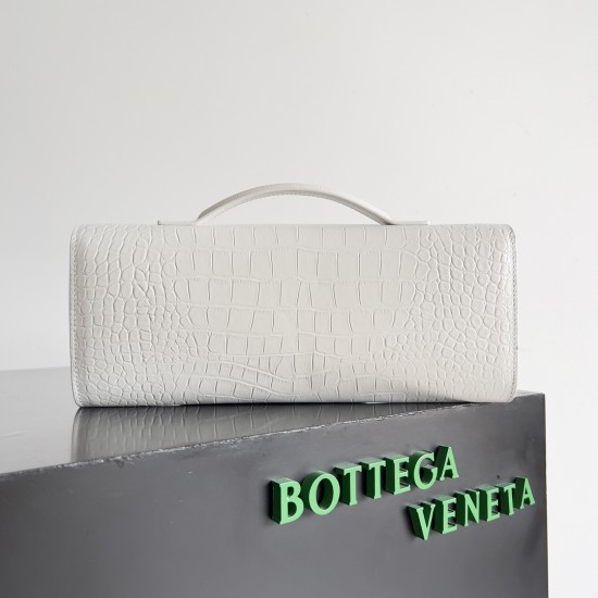 Bottega Veneta Andiamo Clutch