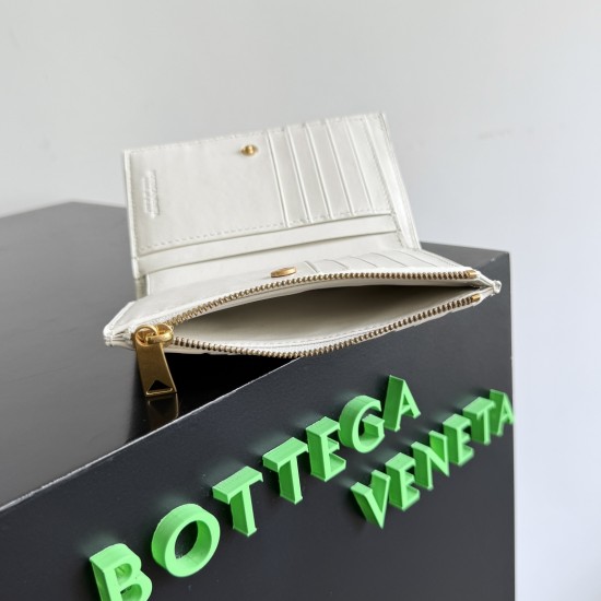 Bottega Veneta Intrecciato Medium Bi-Fold Wallet
